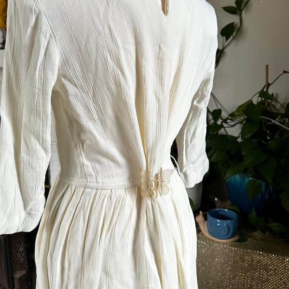 American-vintage Women's White and Cream Dress - Picture 3 of 8